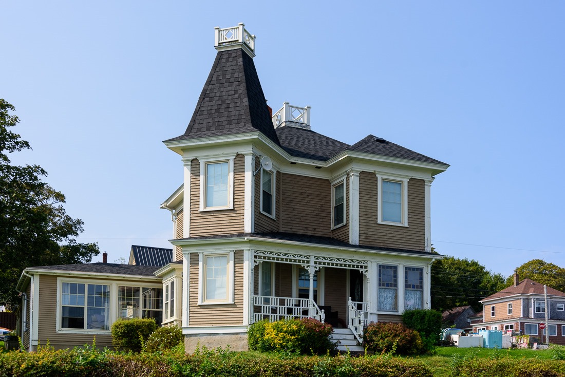 It’s a house… It’s a house…