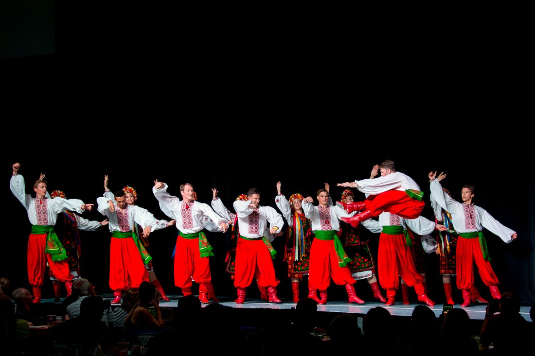 Ukrainian Hopak dancers - Nikon D7100 - ISO6400 Ukrainian Hopak dancers - Nikon D7100 - ISO6400