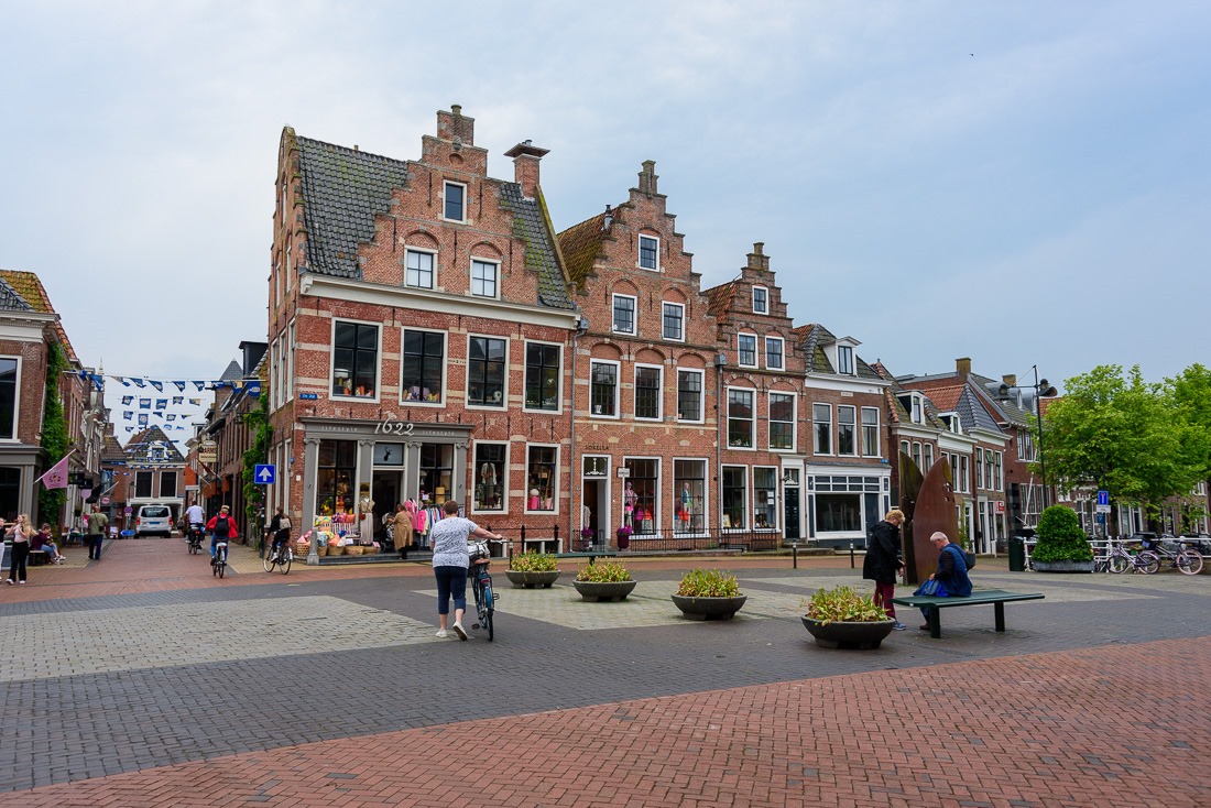 Old fashioned clothing store “1622” Old fashioned clothing store “1622”