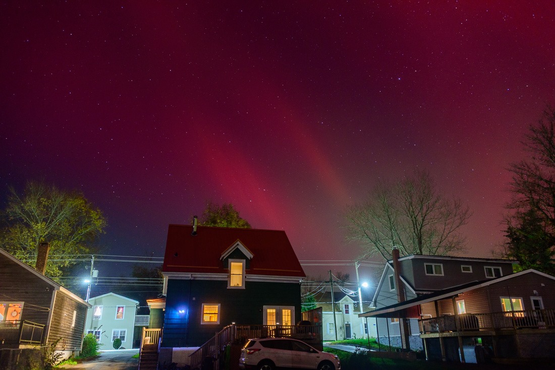 The house under an aurora The house under an aurora