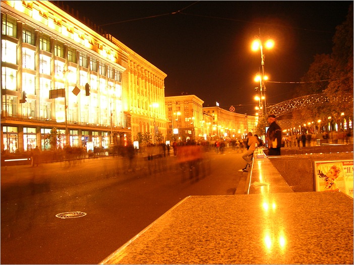 Khrestchatyk, the main street of Kiev by night Khrestchatyk, the main street of Kiev by night