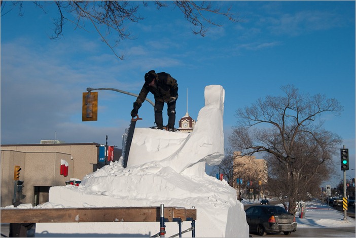 Snow sculptors on Provencher Blvd Snow sculptors on Provencher Blvd