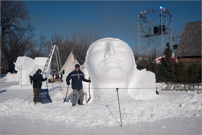 A nearly finished sculpture A nearly finished sculpture