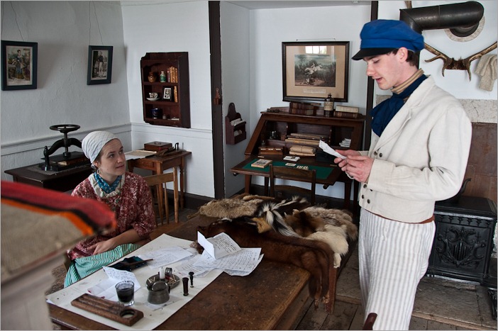 Old scene of a disgruntled governor’s wife about an incapable gardener Old scene of a disgruntled governor’s wife about an incapable gardener