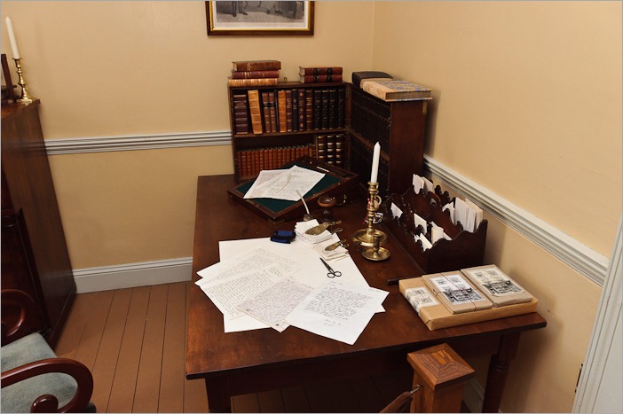 Correspondence Correspondence